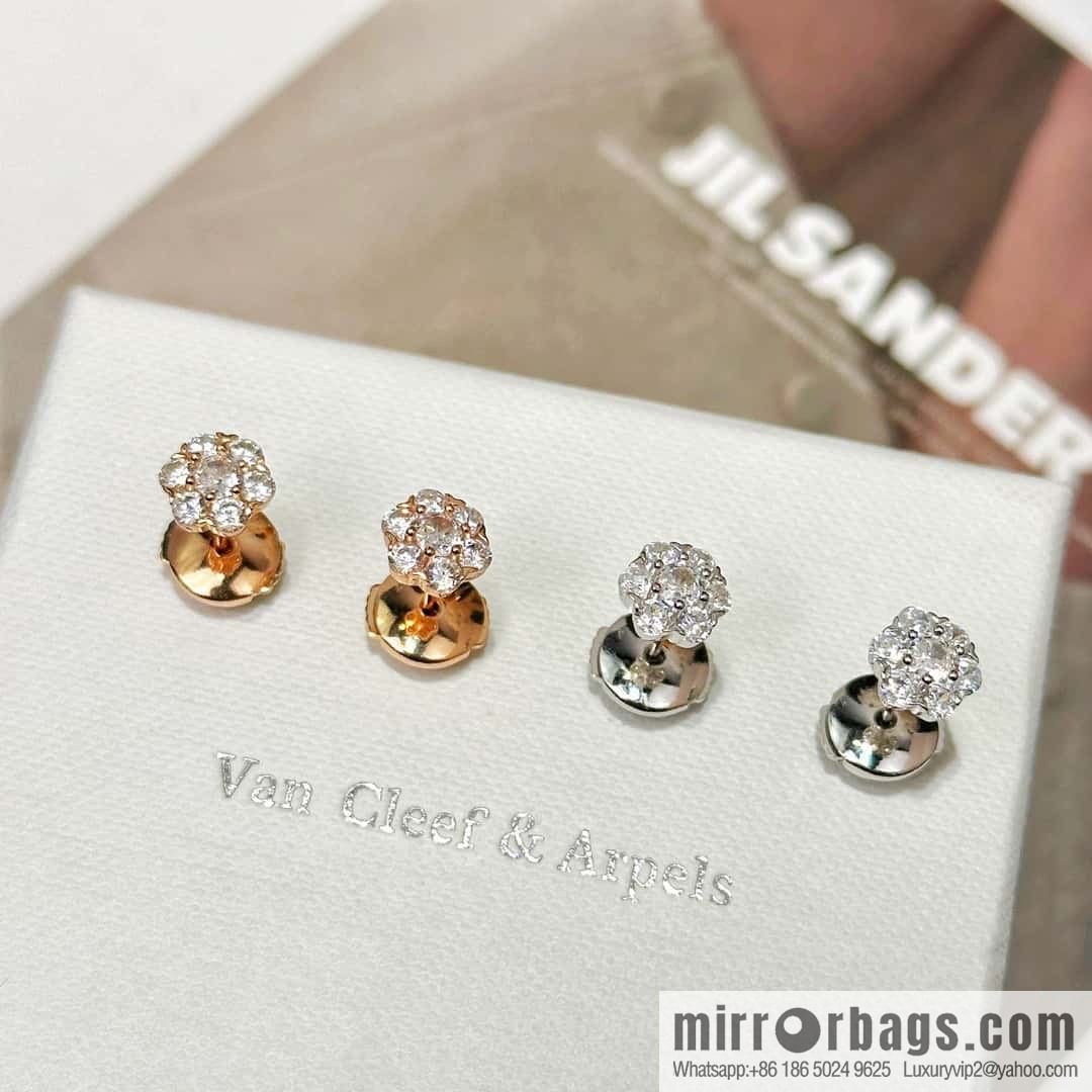 ❗️New ❗️ ☀️ Original ☀️ Van Cleef & Arpels Snowflake Earrings