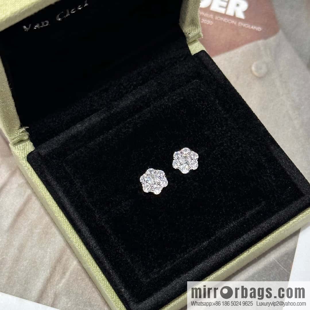 ❗️New ❗️ ☀️ Original ☀️ Van Cleef & Arpels Snowflake Earrings