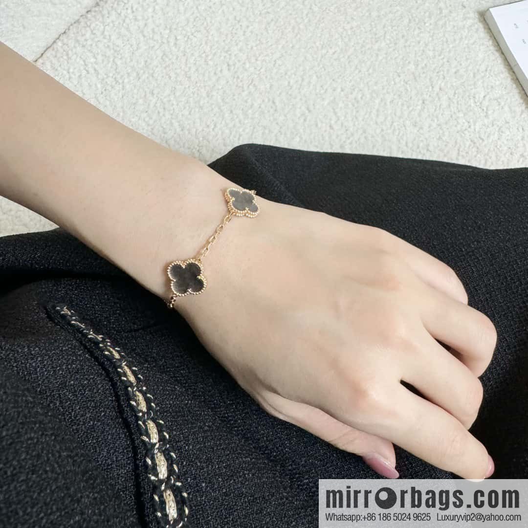 ☀️Van Cleef & Arpels Silver Obsidian Five Flowers Bracelet ☀