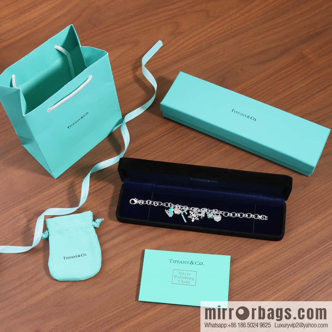 ☑️ tiffany christmas 🎄 bracelet