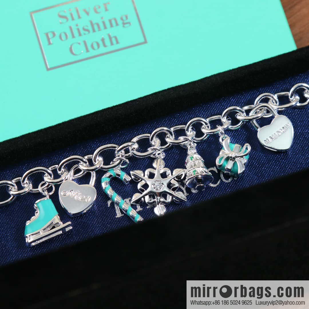 ☑️ tiffany christmas 🎄 bracelet