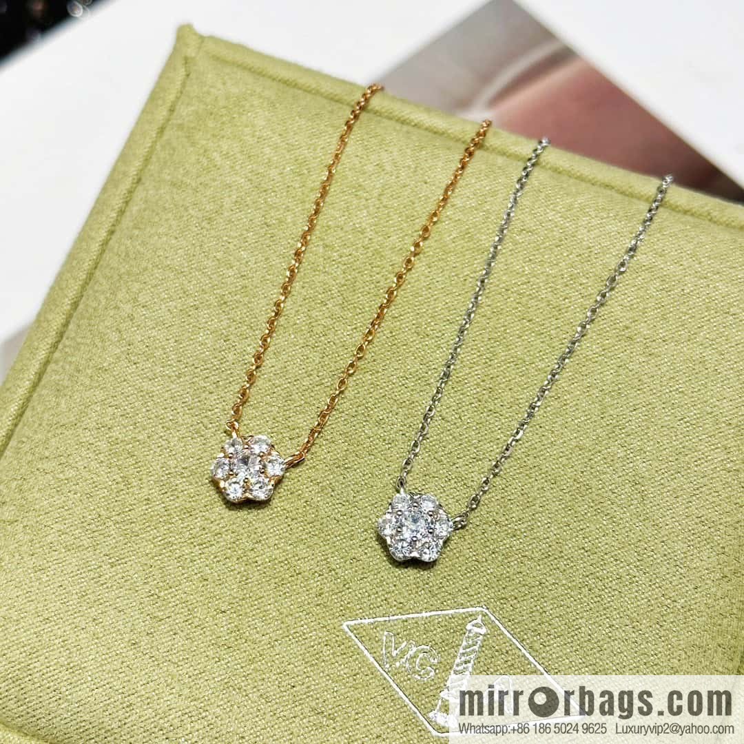❗️New ❗️ ☀️ Van Cleef & Arpels Snowflake, Necklace ☀