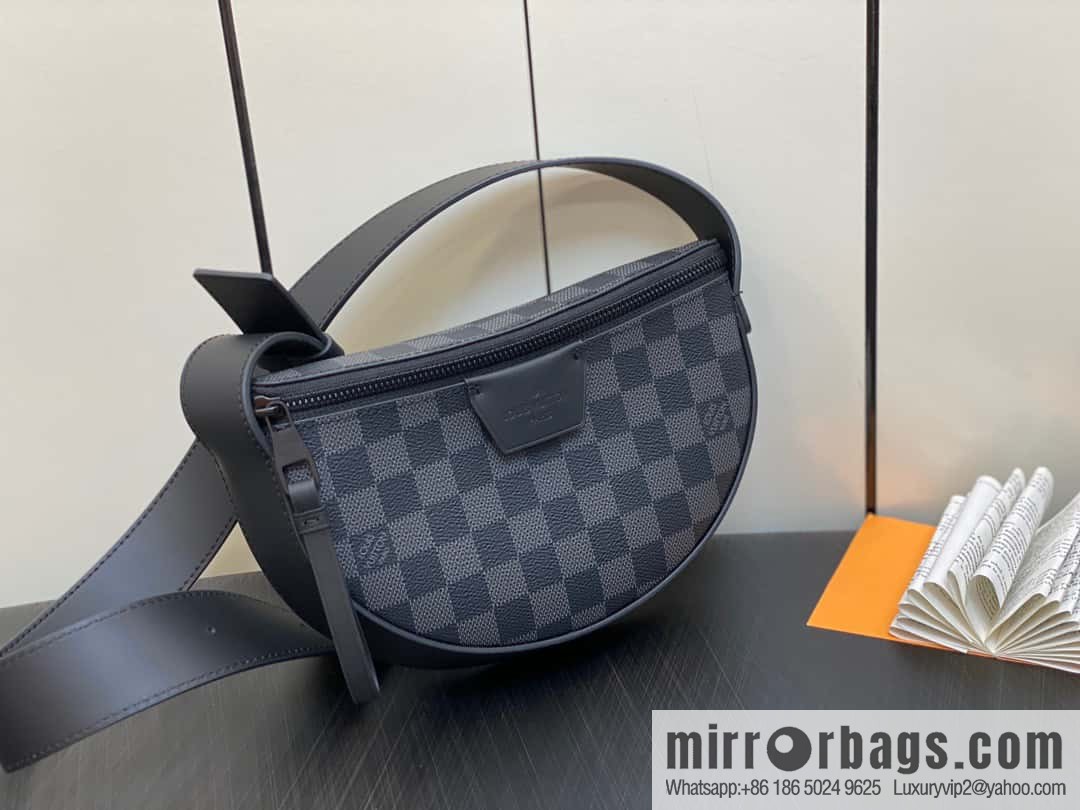 [Boutique‑grade] M23835 Haige, men's bag moon bag series, new LV MOON CROSSBODY handbag in autumn and winter