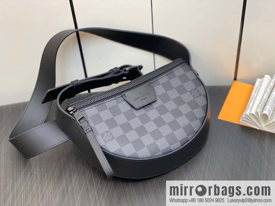 [Boutique‑grade] M23835 Haige, men's bag moon bag series, new LV MOON CROSSBODY handbag in autumn and winter