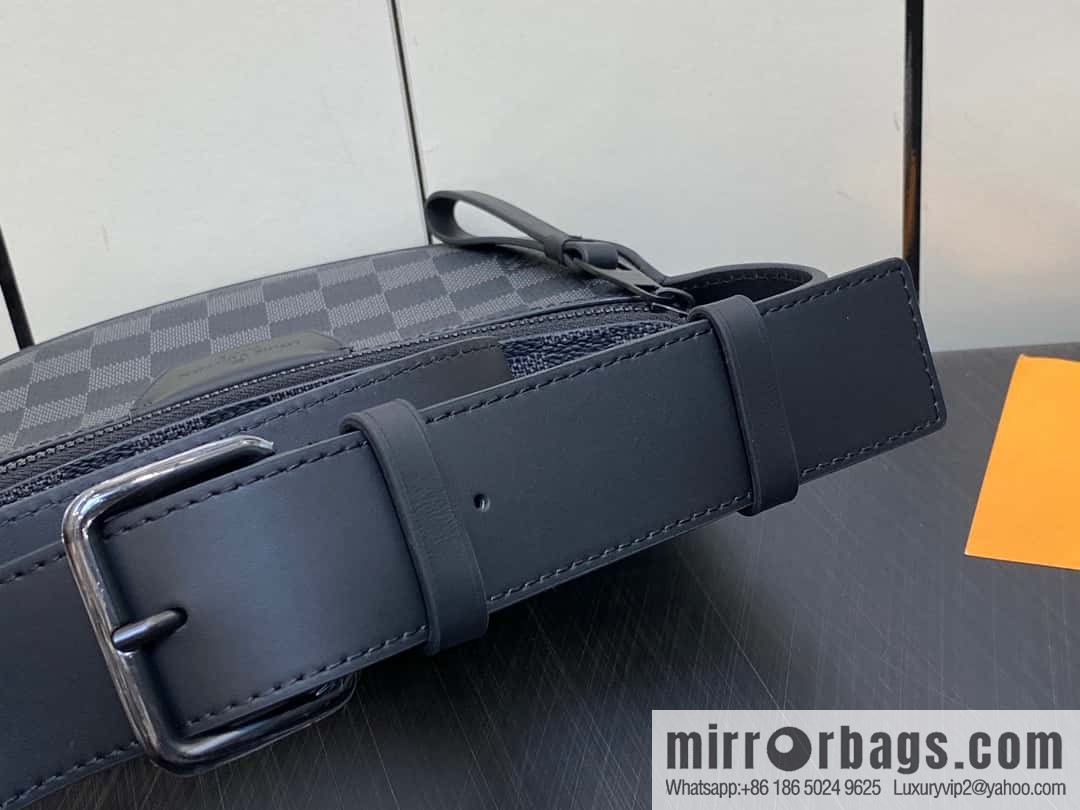 [Boutique‑grade] M23835 Haige, men's bag moon bag series, new LV MOON CROSSBODY handbag in autumn and winter