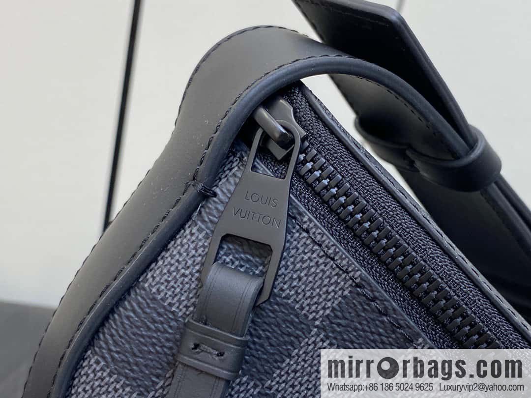 [Boutique‑grade] M23835 Haige, men's bag moon bag series, new LV MOON CROSSBODY handbag in autumn and winter