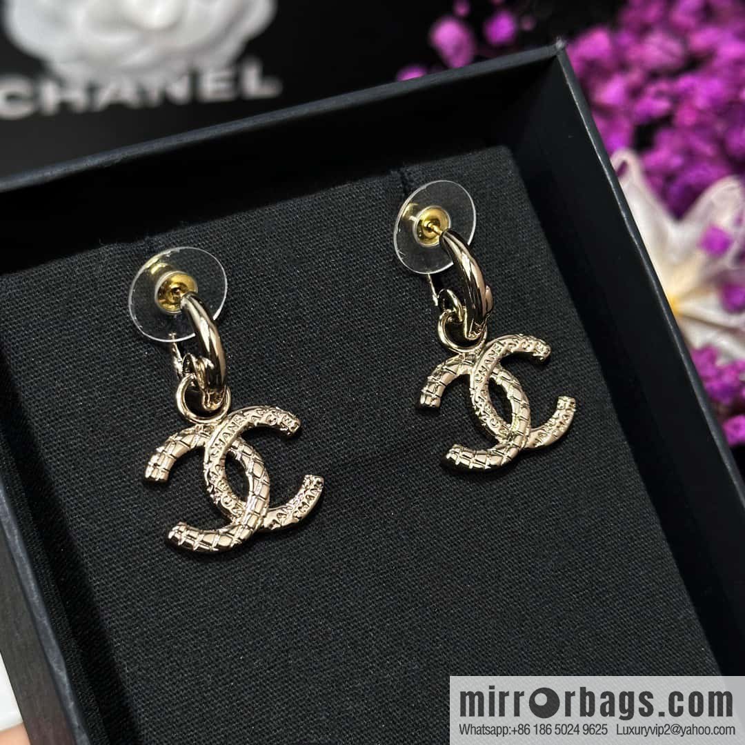 ❗️New ❗️ Chanel stud earrings ☀️ new ☑️ Chanel c2 double c diamond stud earrings ☀️