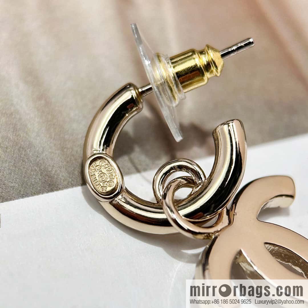 ❗️New ❗️ Chanel stud earrings ☀️ new ☑️ Chanel c2 double c diamond stud earrings ☀️