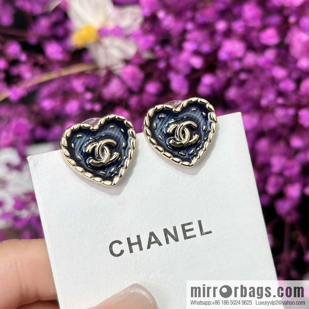 ❗️New ❗️ Chanel stud earrings ☀️ new ☑️ Chanel c1 double c peach heart love stud earrings ☀️
