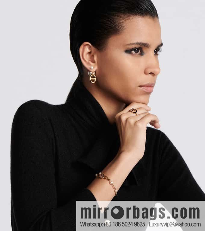 New ☑️ Dior CD full diamond tiger asymmetrical stud earrings
