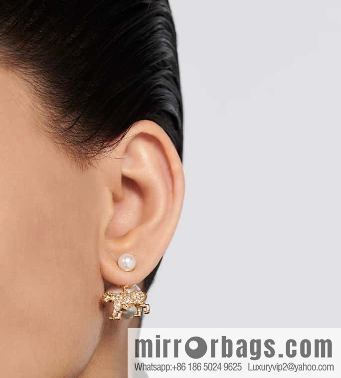 New ☑️ Dior CD full diamond tiger asymmetrical stud earrings