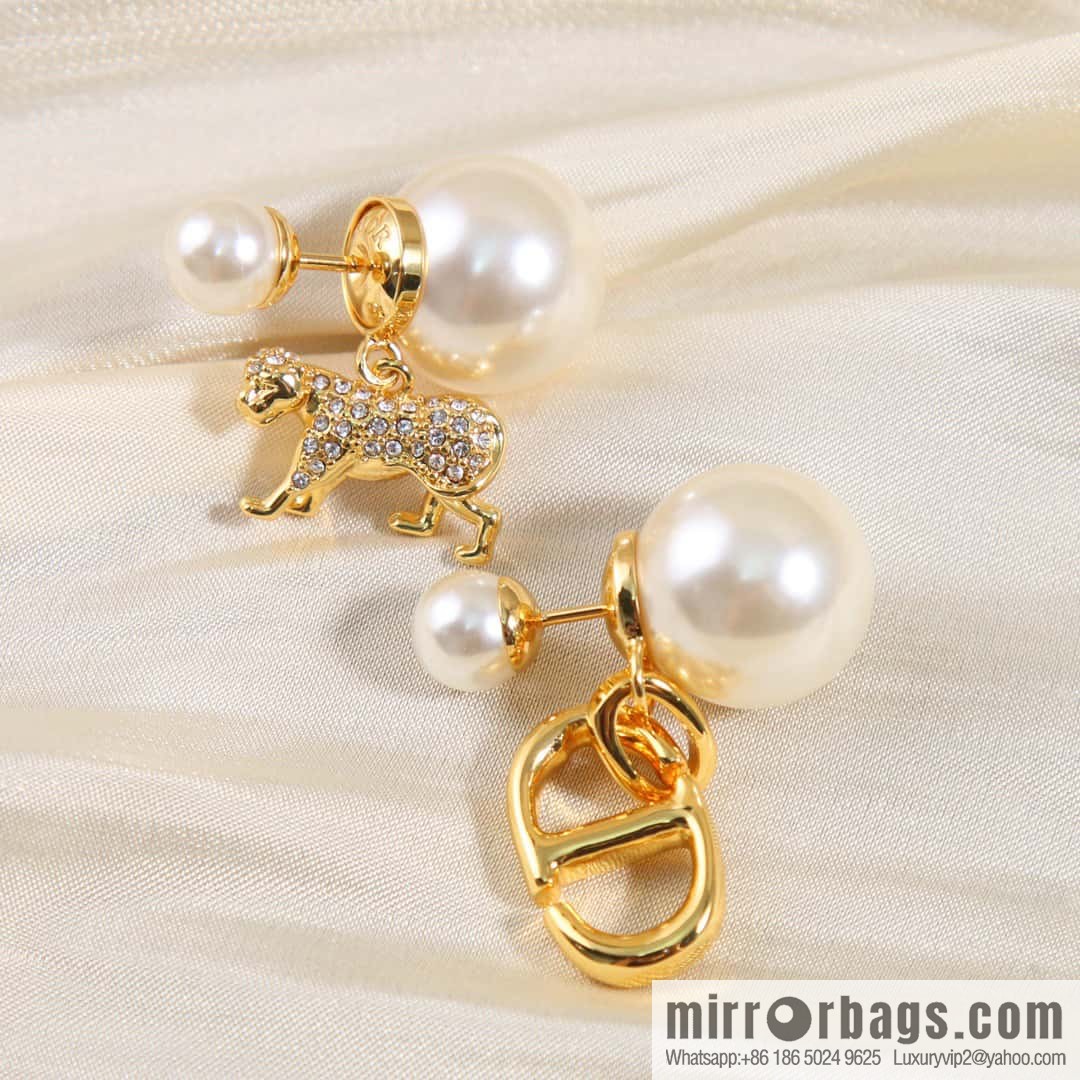 New ☑️ Dior CD full diamond tiger asymmetrical stud earrings