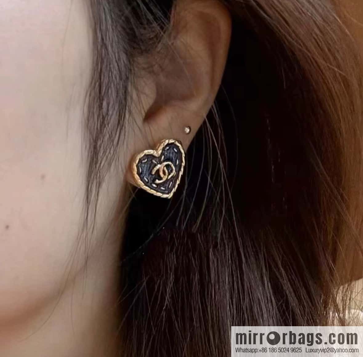 ❗️New ❗️ Chanel stud earrings ☀️ new ☑️ Chanel c1 double c peach heart love stud earrings ☀️