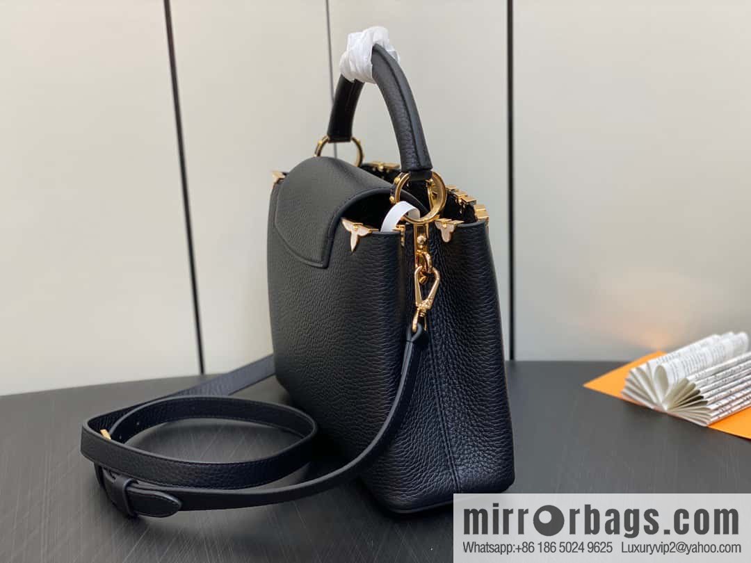 [Boutique‑grade] M23263 black full leather cap Naying series CAPUCINES BB handbag, this Capucines BB Flower Crown handbag