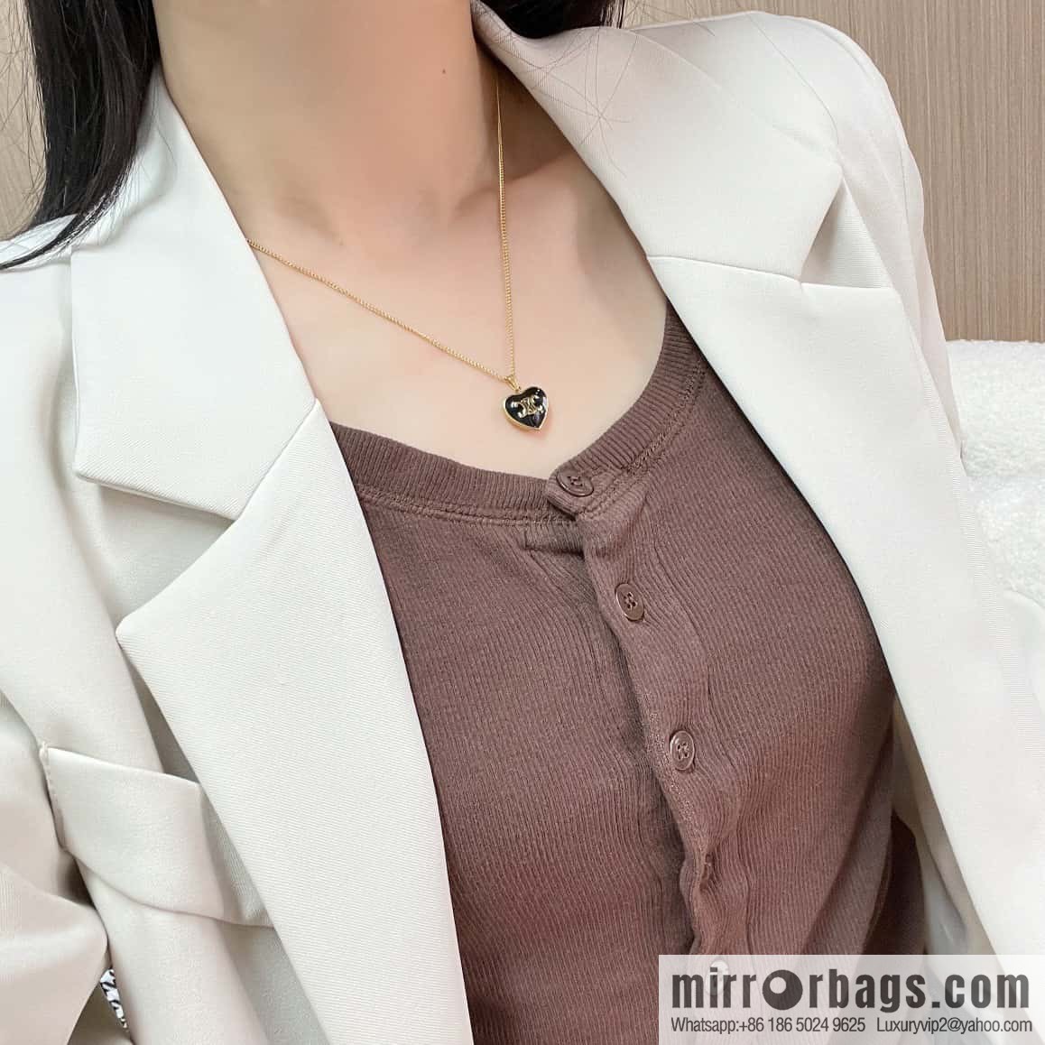 ❗️New ❗️ ☀️ New ☑️ Celine black peach heart Arc de Triomphe necklace ☀️