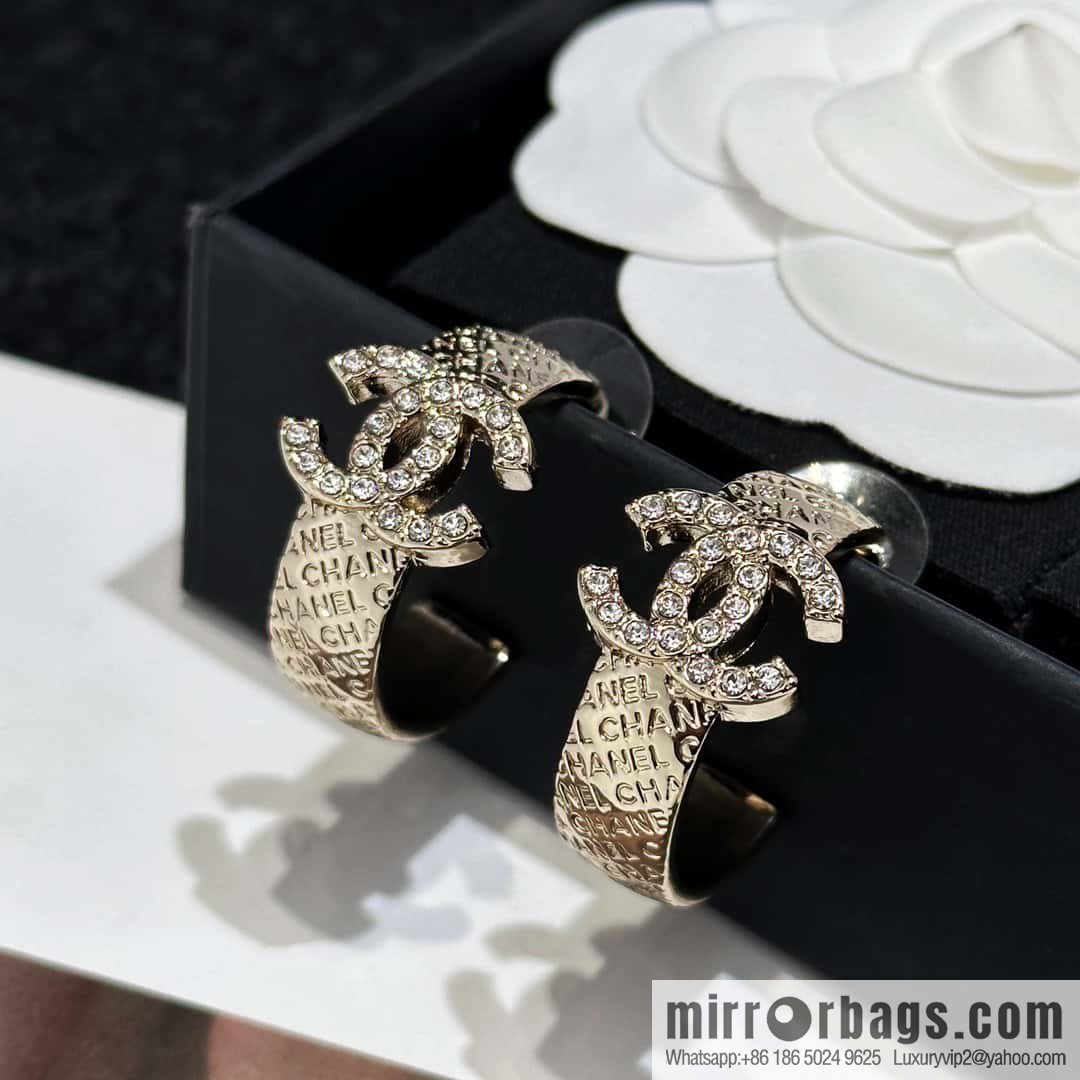❗️New ❗️☀️ new ☑️ chanel c1 double c semicircular stud earrings ☀️