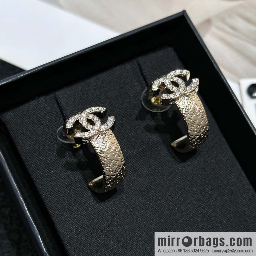 ❗️New ❗️☀️ new ☑️ chanel c1 double c semicircular stud earrings ☀️