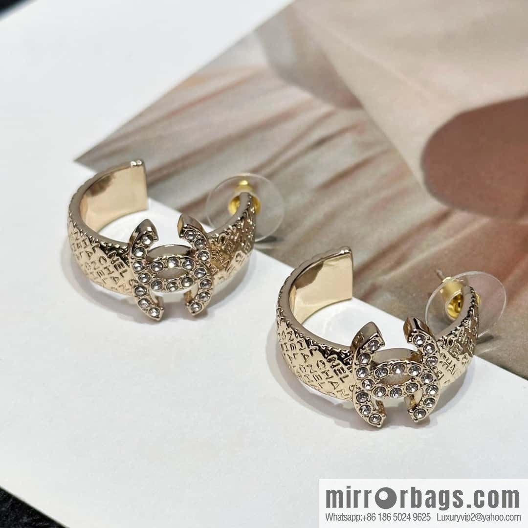 ❗️New ❗️☀️ new ☑️ chanel c1 double c semicircular stud earrings ☀️
