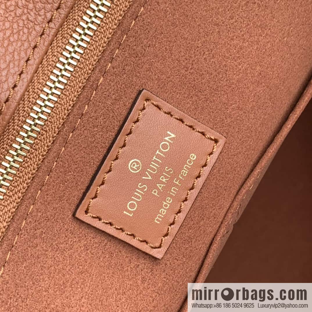 M44921 M44925ONTHEGO handbag