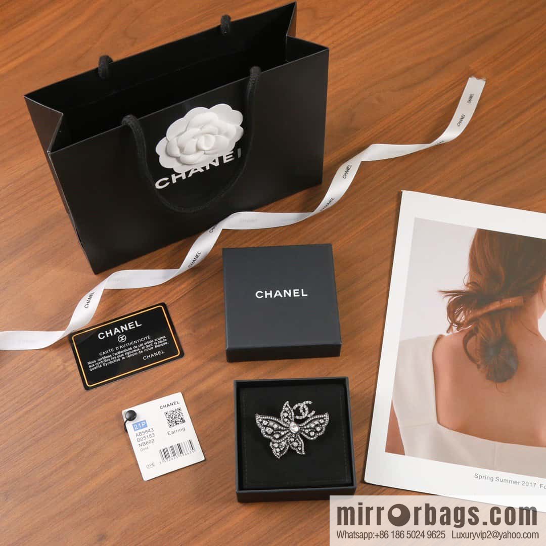 ☀️New ☑️ Chanel Double C Full Diamond Butterfly Brooch ☀️