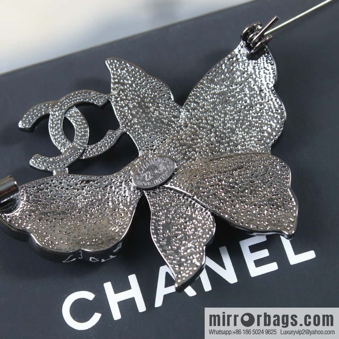 ☀️New ☑️ Chanel Double C Full Diamond Butterfly Brooch ☀️