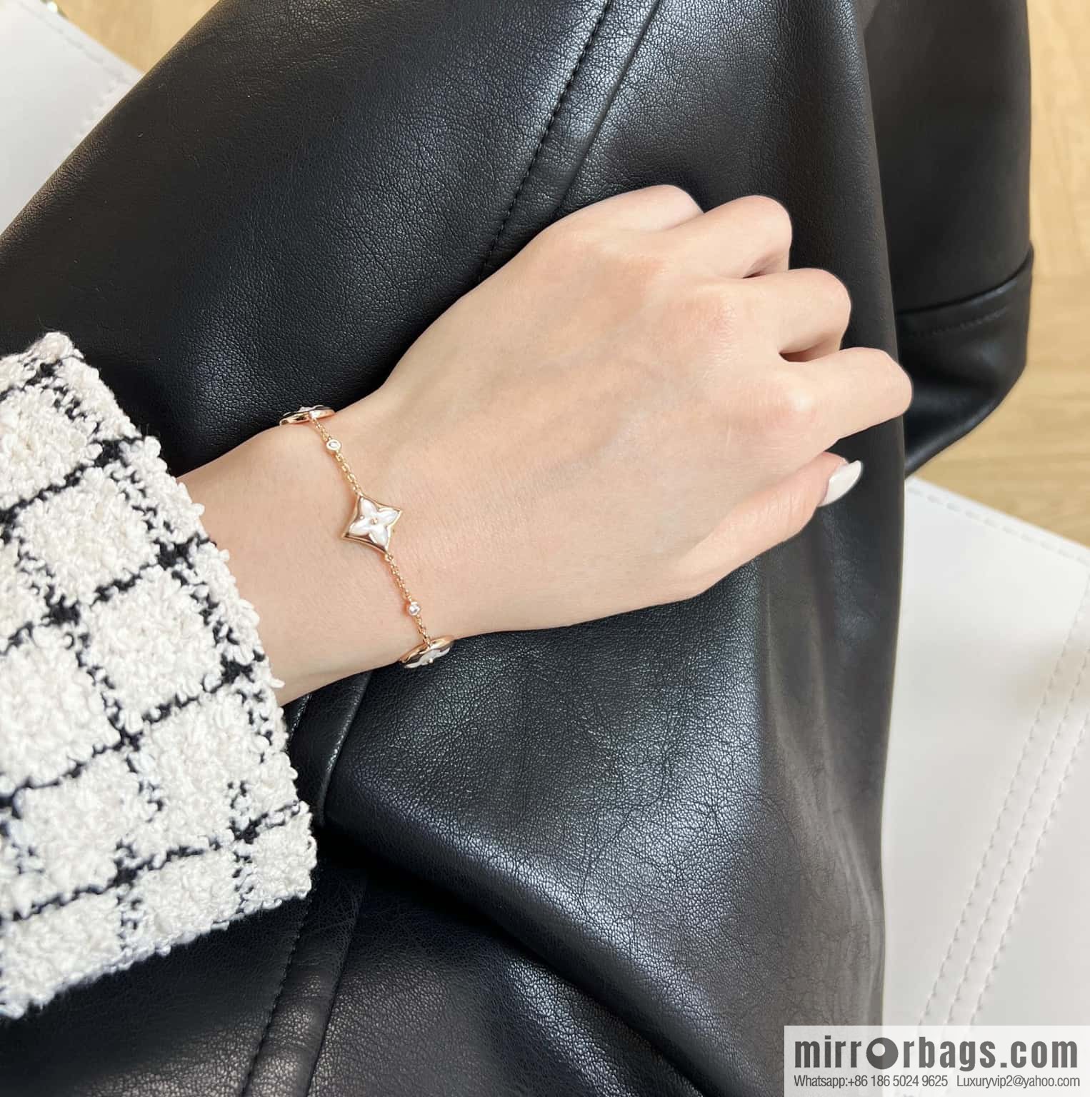 ❗️Popular ❗️ ☀ Louis Vuitton LV White Fritillary Four Flowers Bracelet ☀