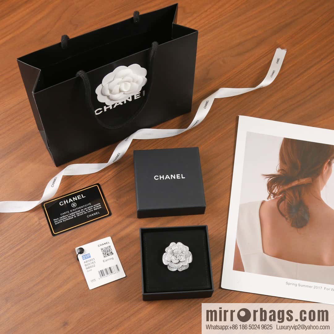 ☀️New ☑️ Chanel double c full diamond camellia stud earrings