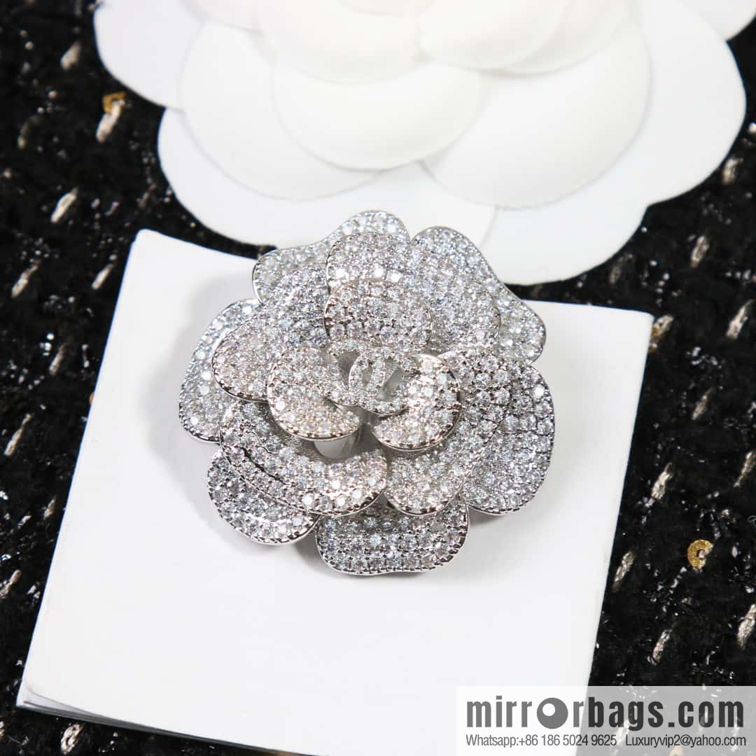 ☀️New ☑️ Chanel double c full diamond camellia stud earrings