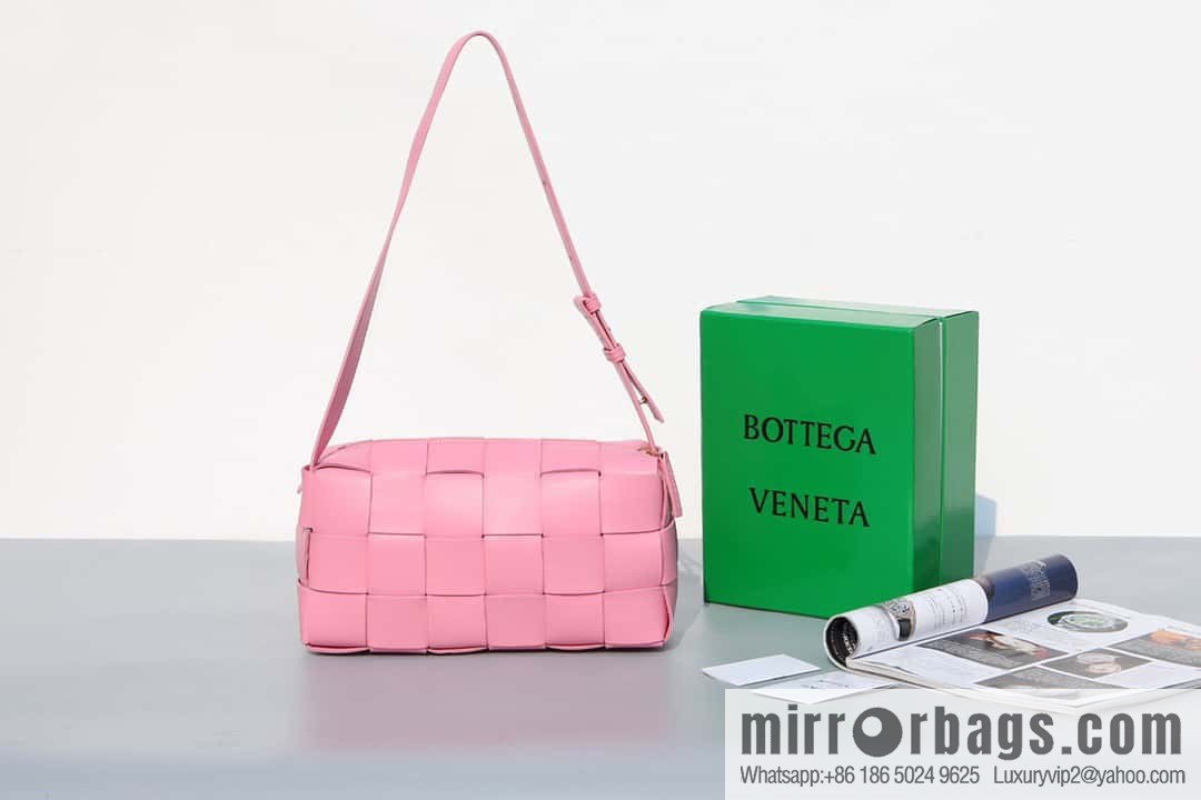 2022 autumn and winter latest armpit bag shoulder strap bag BRICK Cassette model number: 729166