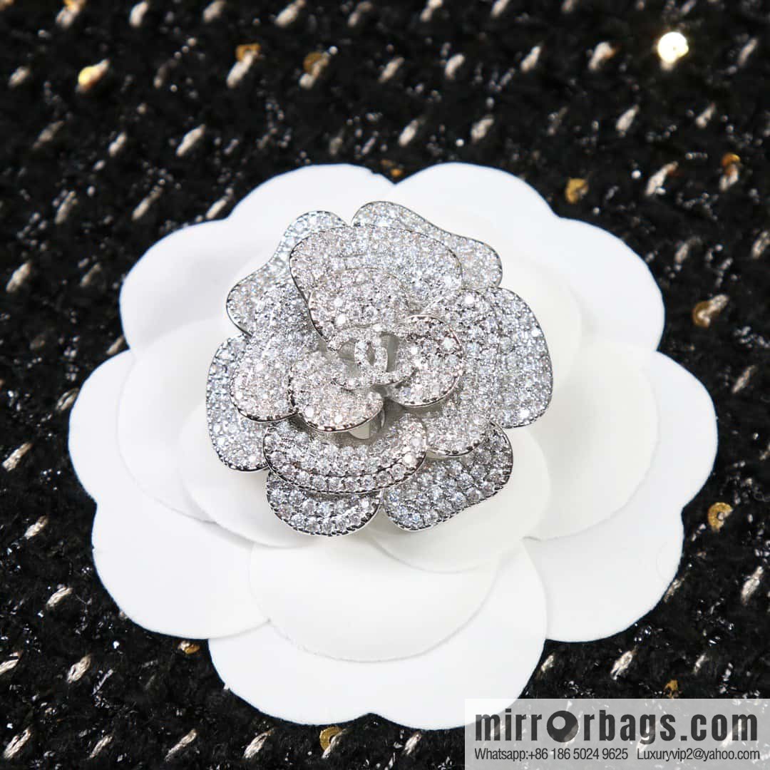 ☀️New ☑️ Chanel double c full diamond camellia stud earrings