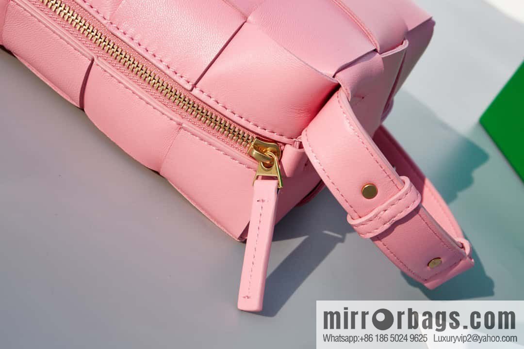 2022 autumn and winter latest armpit bag shoulder strap bag BRICK Cassette model number: 729166