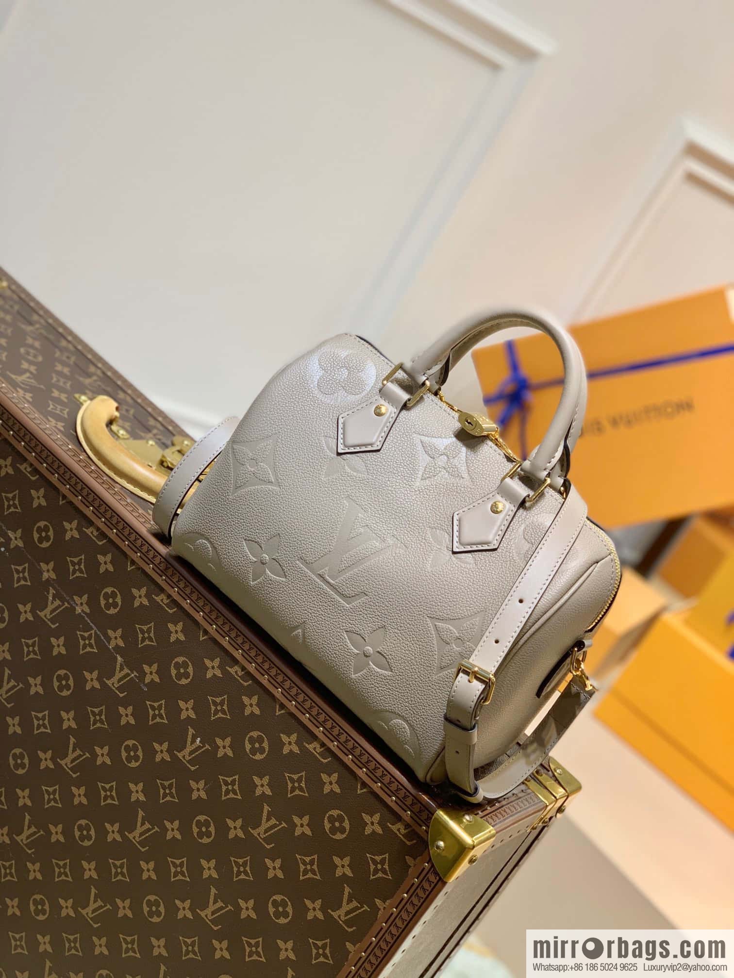 LV M46136 SPEEDY BANDOULIZRE 25 BAG Speedy Bandoulière 25 handbag M59273 grey