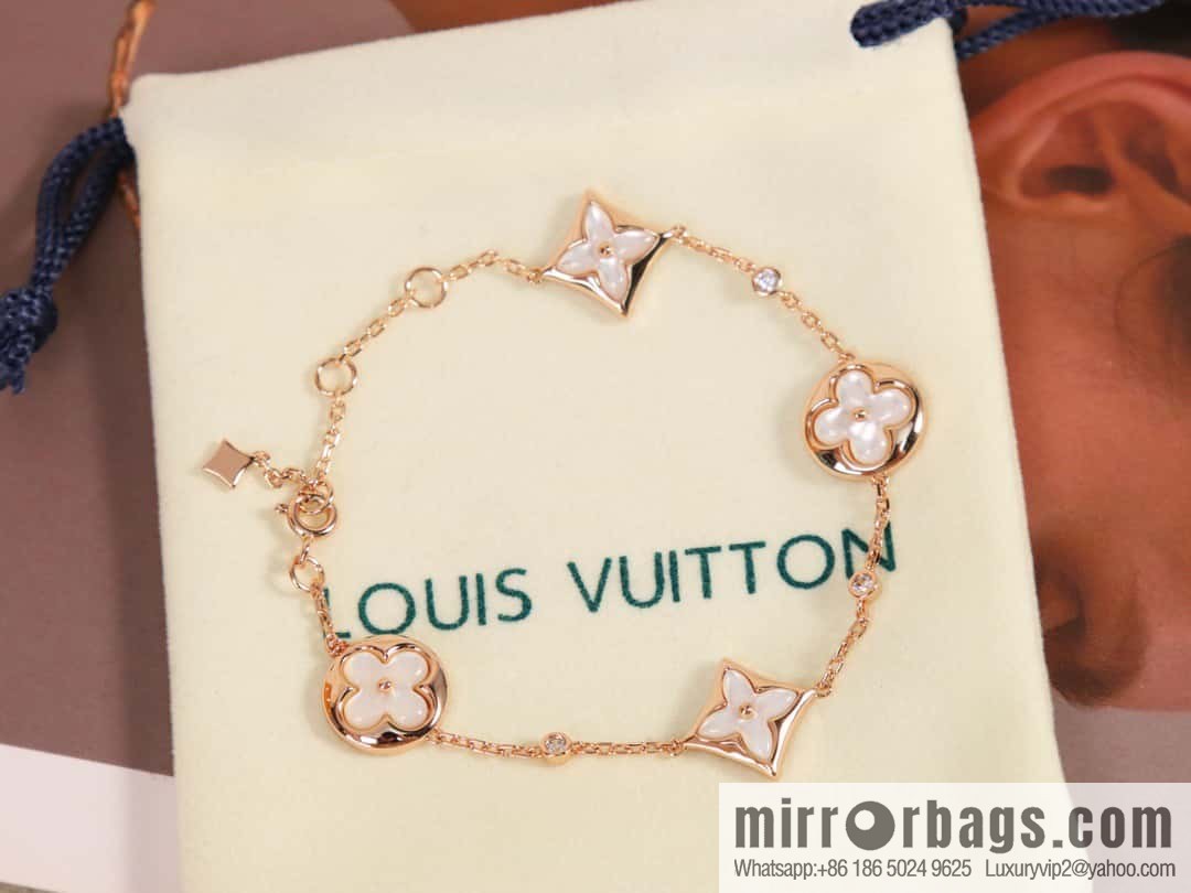 ❗️Popular ❗️ ☀ Louis Vuitton LV White Fritillary Four Flowers Bracelet ☀