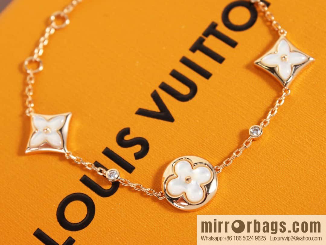 ❗️Popular ❗️ ☀ Louis Vuitton LV White Fritillary Four Flowers Bracelet ☀