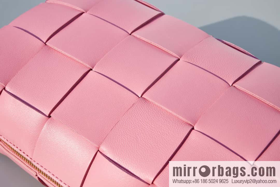 2022 autumn and winter latest armpit bag shoulder strap bag BRICK Cassette model number: 729166