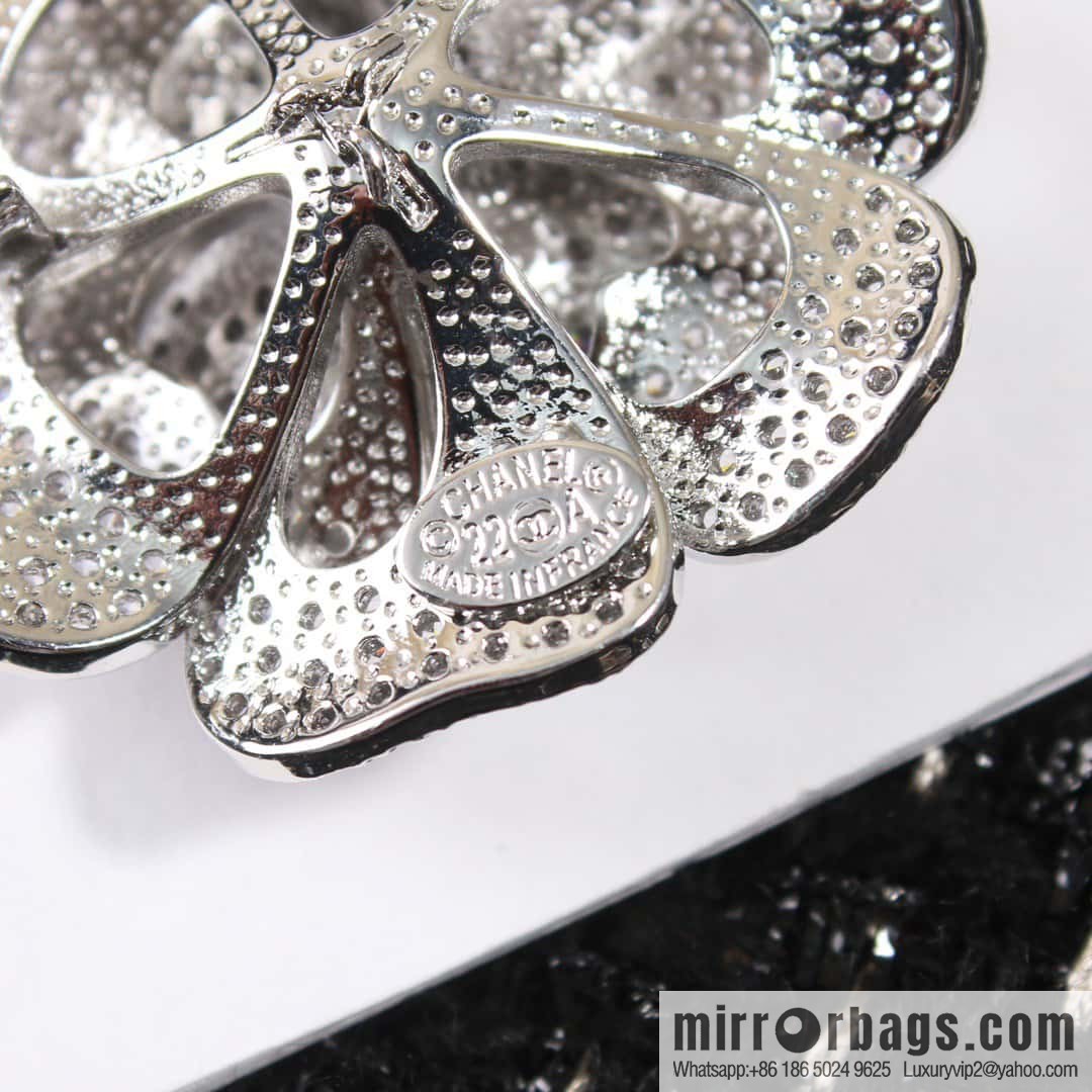 ☀️New ☑️ Chanel double c full diamond camellia stud earrings