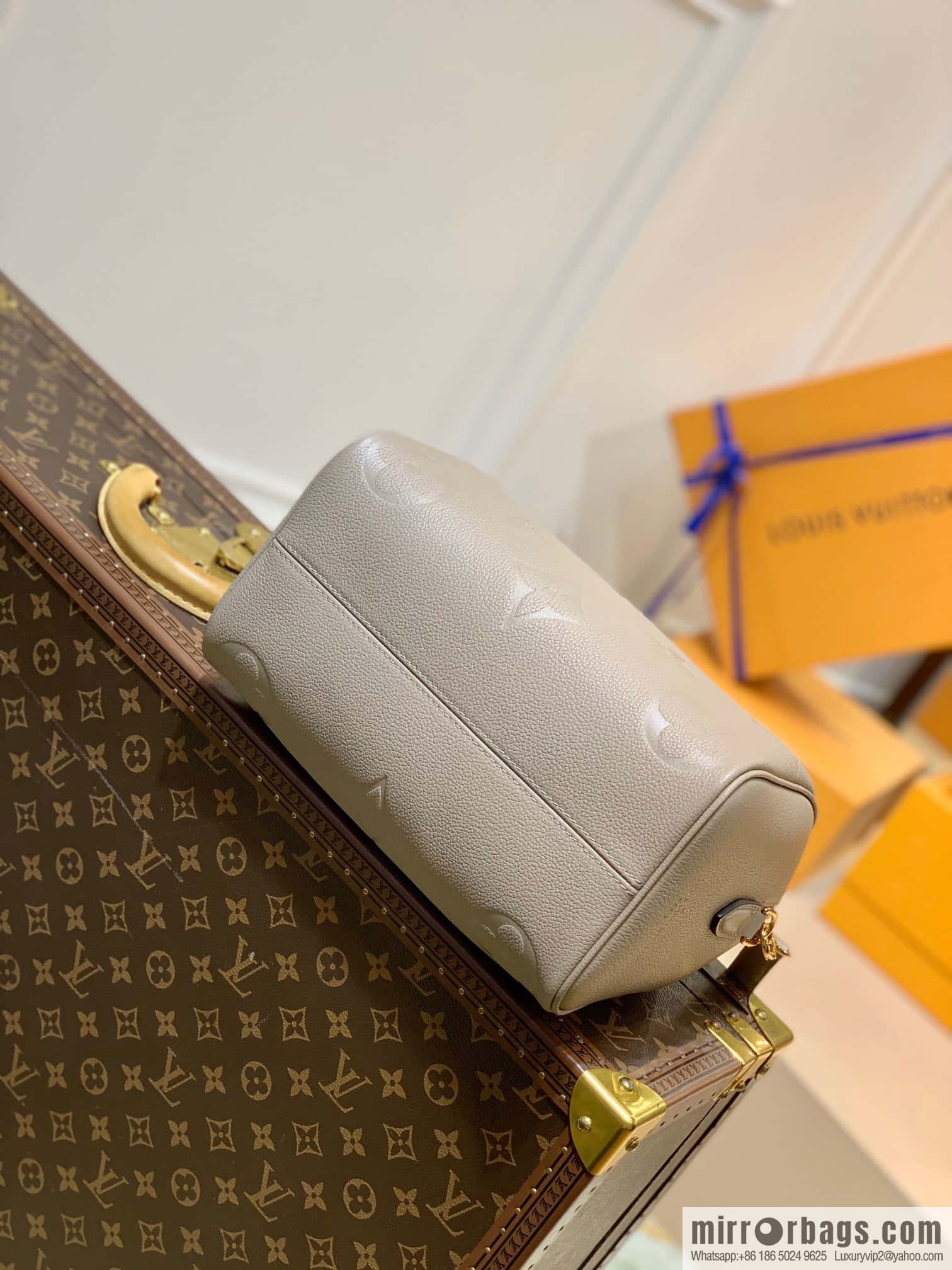LV M46136 SPEEDY BANDOULIZRE 25 BAG Speedy Bandoulière 25 handbag M59273 grey