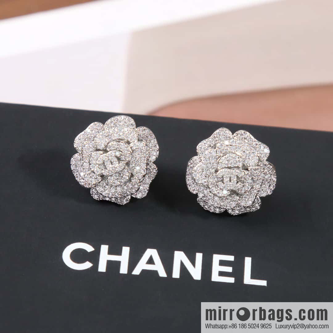 ☀️New ☑️ Chanel double c full diamond camellia stud earrings ☀️