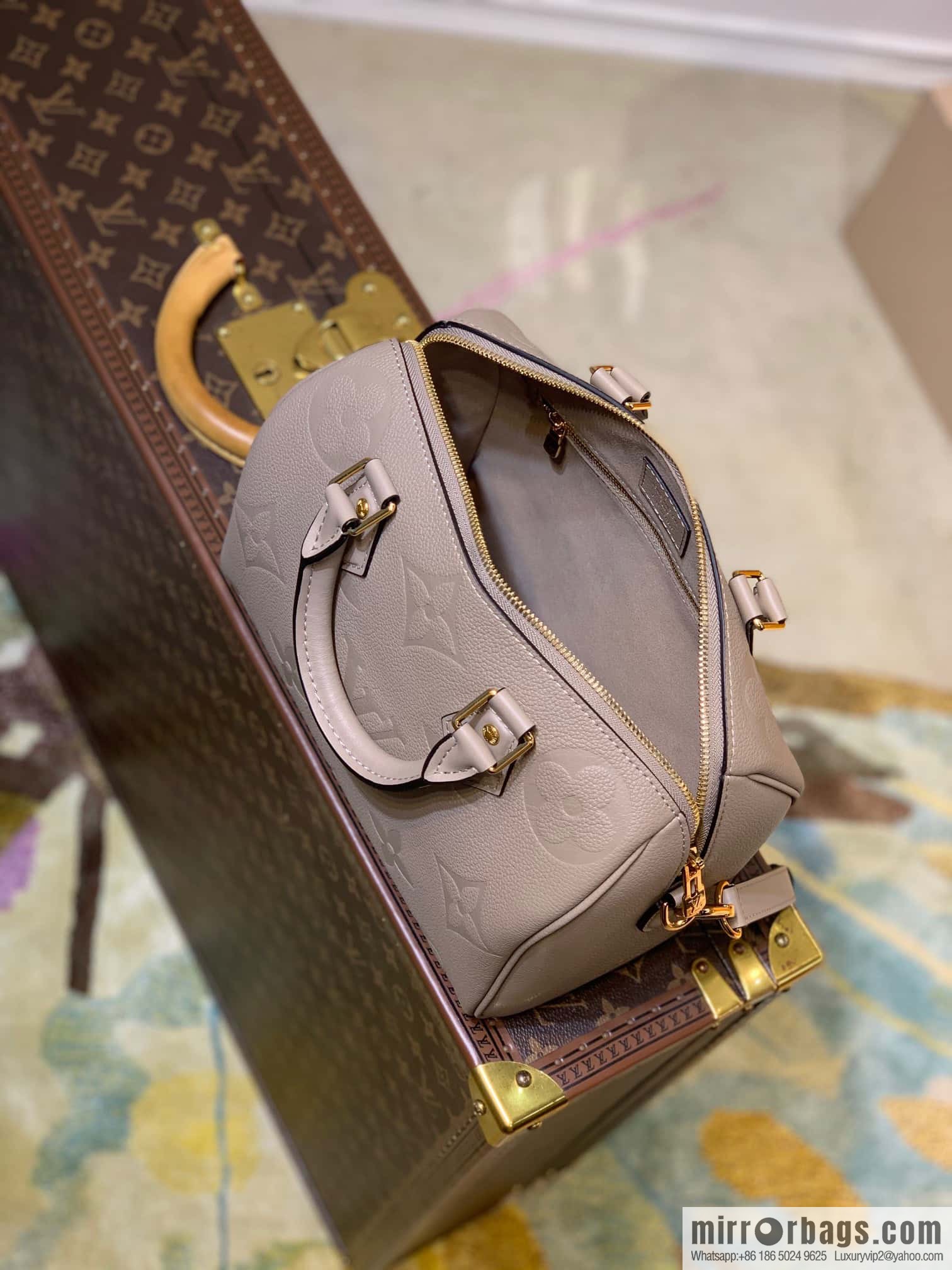 LV M46136 SPEEDY BANDOULIZRE 25 BAG Speedy Bandoulière 25 handbag M59273 grey