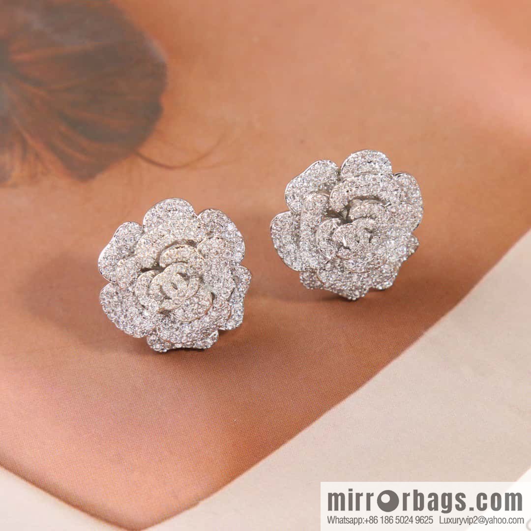 ☀️New ☑️ Chanel double c full diamond camellia stud earrings ☀️