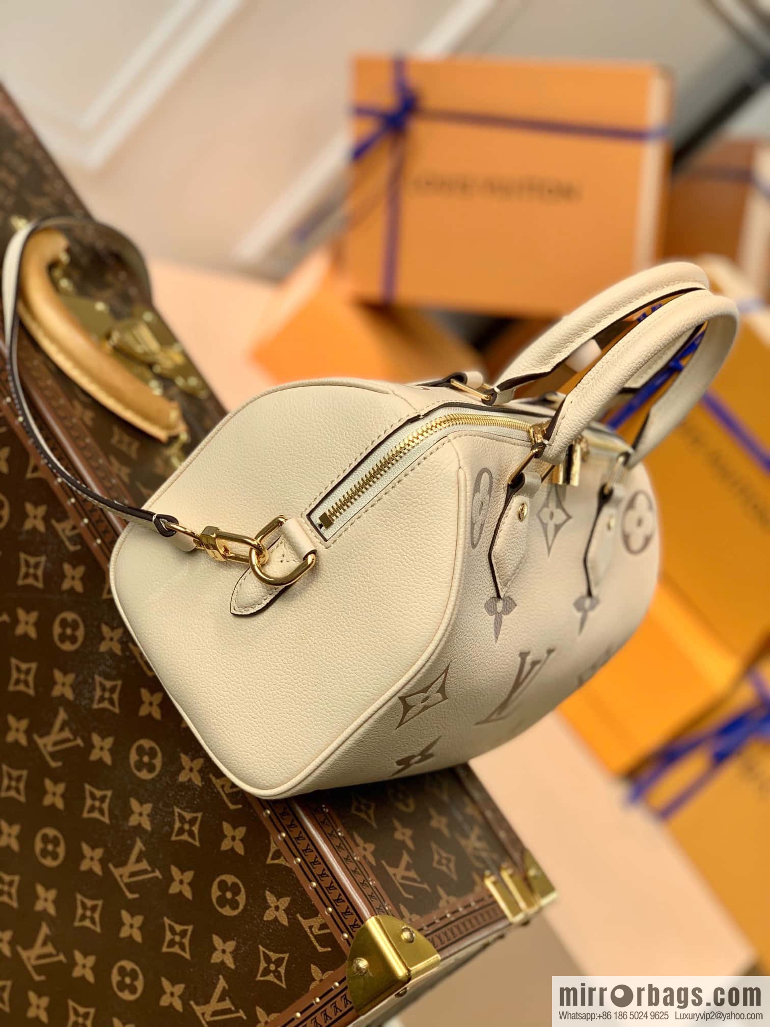 LV M46136 SPEEDY BANDOULIZRE 25 BAG Speedy Bandoulière 25 handbag M58947 white