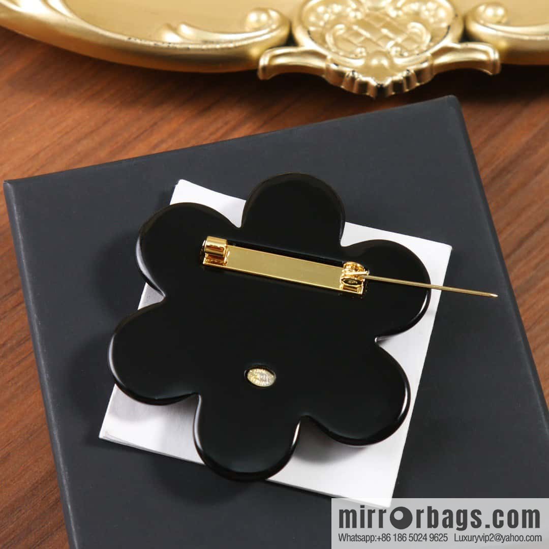 ☀️New ☑️ Chanel Double C Camellia Brooch ☀️