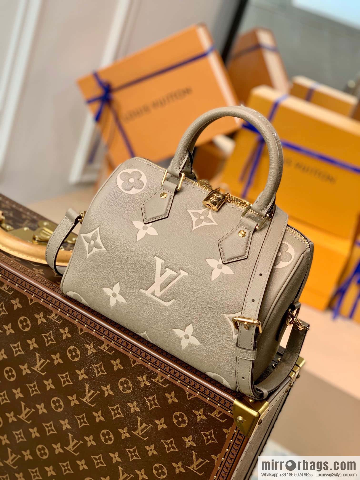 LV M46136 SPEEDY BANDOULIZRE 25 BAG Speedy Bandoulière 25 handbag M58947 grey