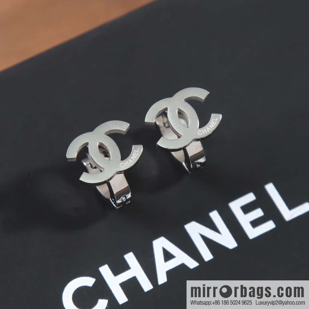 ☀️New ☑️ Chanel double c earrings
