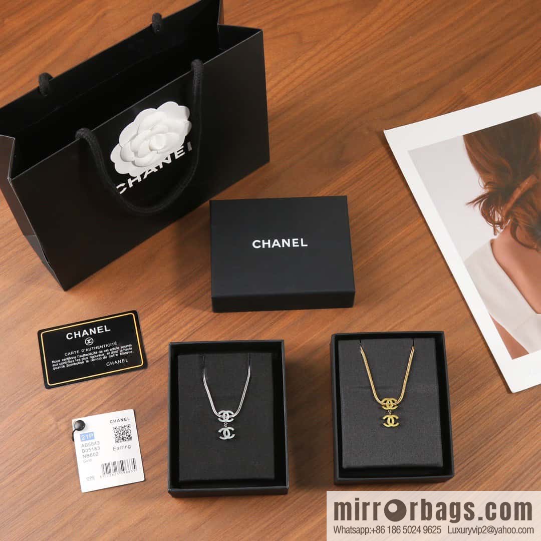 ☀️New ☑️ Chanel Double C Necklace