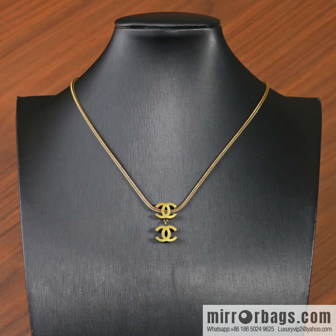 ☀️New ☑️ Chanel Double C Necklace
