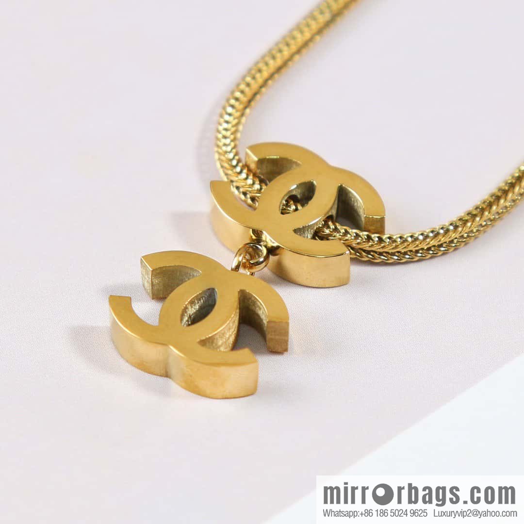 ☀️New ☑️ Chanel Double C Necklace