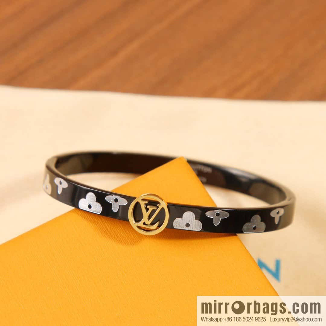 ☀Louis Vuitton Medieval Black Clover Bracelet Bracelet