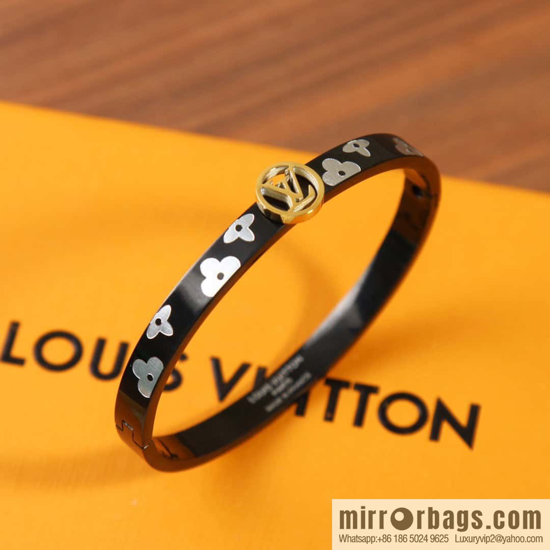 ☀Louis Vuitton Medieval Black Clover Bracelet Bracelet