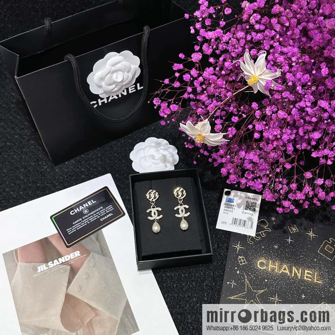 ❗️New ❗️☀️ New ☑️ Chanel c3 double C pearl stud earrings ☀️